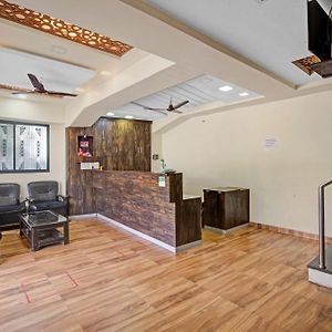Townhouse 700 Hotel Krishna.